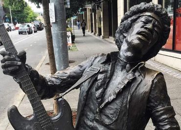 JImi Hendrix Bronz statue